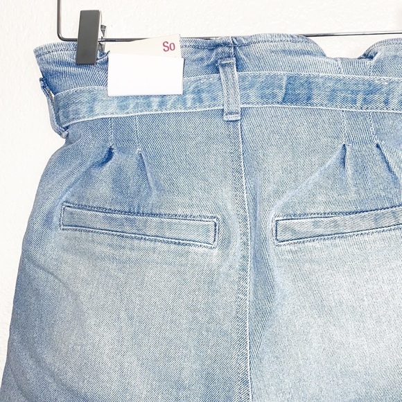 SO High Rise Vintage Stretch Light Wash Paperbag Mom Shorts - Picture 6 of 12